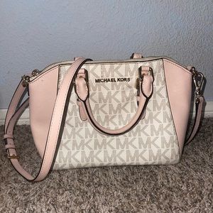 Michael kors crossbody